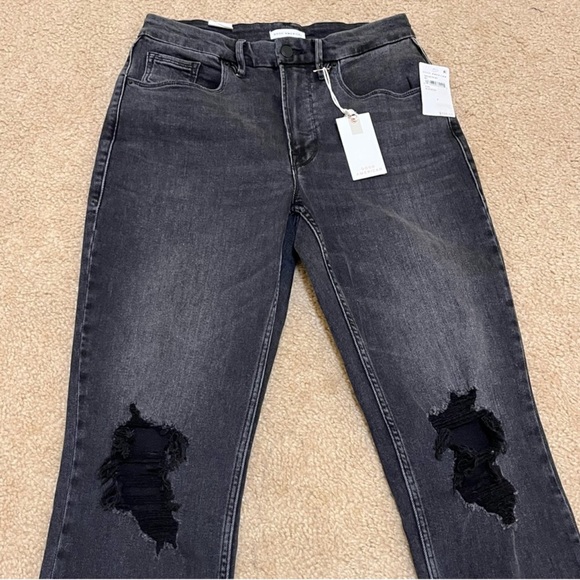 Good American good Ivón high waisted crop straight leg jeans in back - Picture 8 of 13